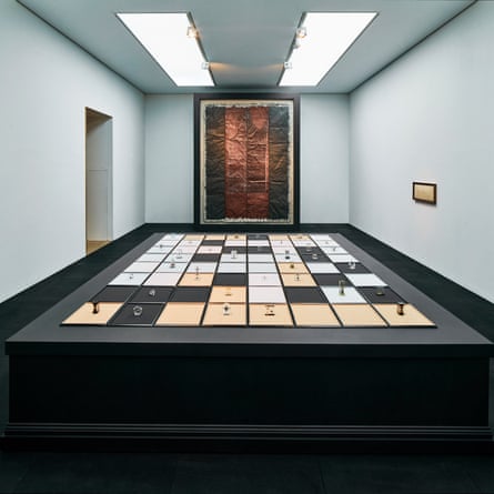 Their tininess precludes emotional or intellectual impact … small objects and big textures by Tanoa Sasraku.