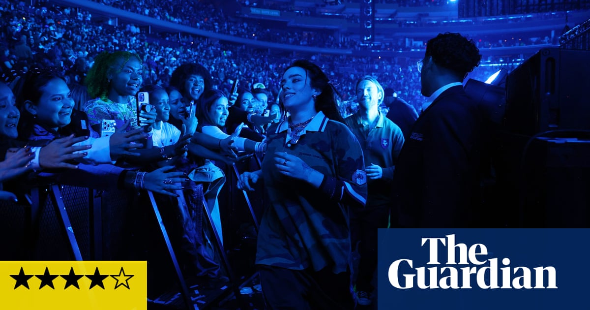 Concert Review: Billie Eilish Delivers an Impressive Arena Performance Balancing Energy and Intimacy Concert Review: Billie Eilish Delivers an Impressive Arena Performance Balancing Energy and Intimacy