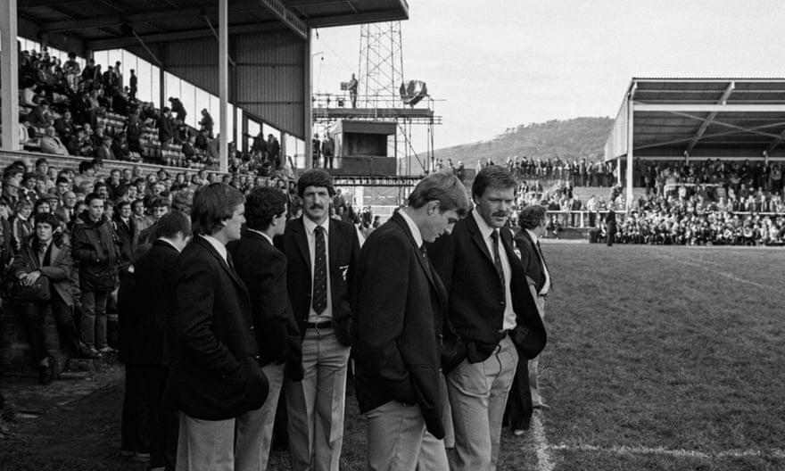 Geoff Old (second right) with the All Blacks, pre-match before taking on Llanelli in October 1980.