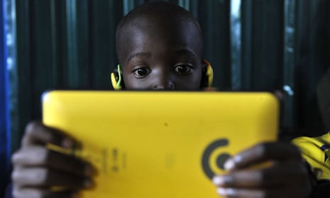 Tablet computer technology in use in a school in Kawangware, Nairobi.