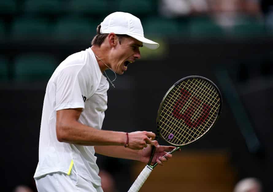 An excellent performance from Alex de Minaur as he defeats Jack Draper in four sets on Centre Court.