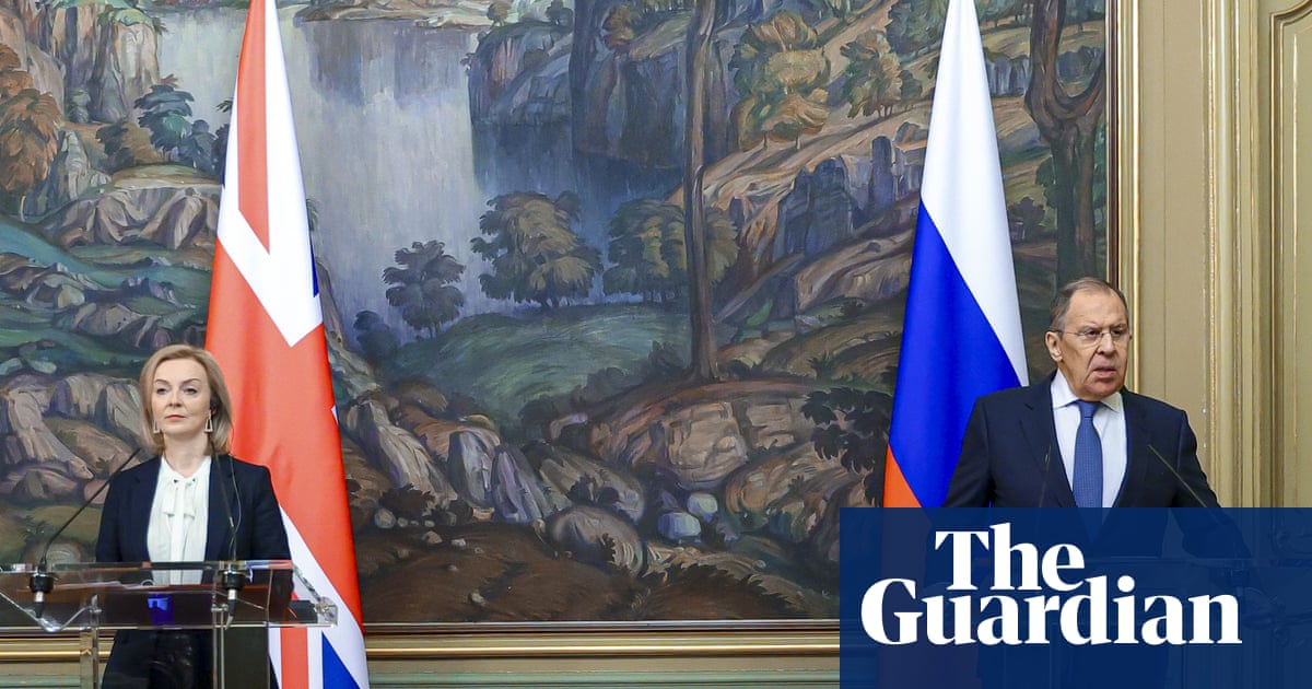 UK and Russian foreign secretaries’ icy press conference – video