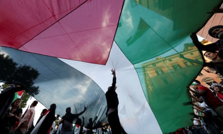 Belgian soccer fans sing chant about burning Jews - The Jerusalem Post