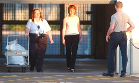 Pauline Hanson (centre) leaves the Brisbane Women’s Correctional Centre on 6 November 2003.