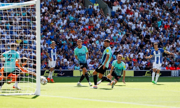 Nick Pope maintains high profile to earn Newcastle a point at Brighton | Premier League 5 Solly March has a shot but can’t get past Newcastle goalkeeper Nick Pope.