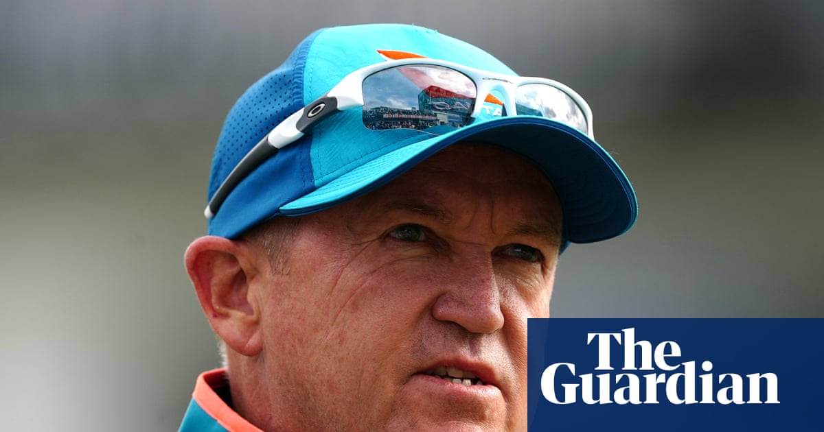 Andy Flower rules himself out of replacing McCullum as England Test head coach