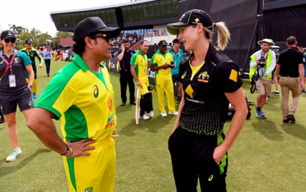 Sachin Tendulkar speaks with Ellyse Perry before a celebrity match to raise funds for those affected by the Australian bushfires, in Melbourne last February.