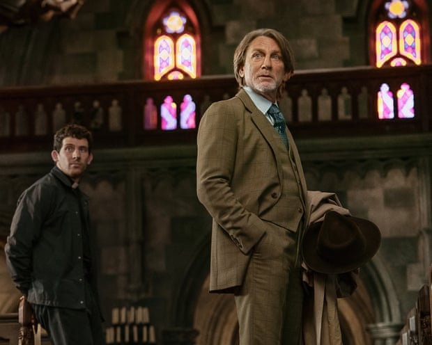 Reseña de Wake Up Dead Man: A Knives Out Mystery: Josh O’Connor brilla en otra película inexpresiva. Reseña de Wake Up Dead Man: A Knives Out Mystery: Josh O’Connor brilla en otra película inexpresiva.