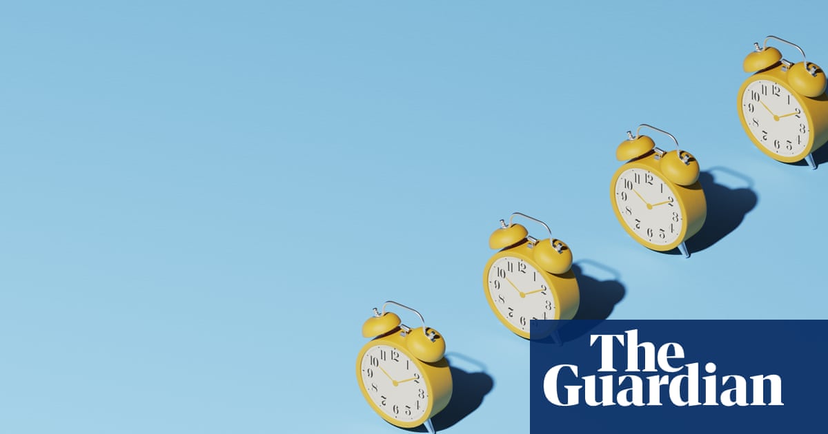 When does daylight saving time end and how do I adapt?