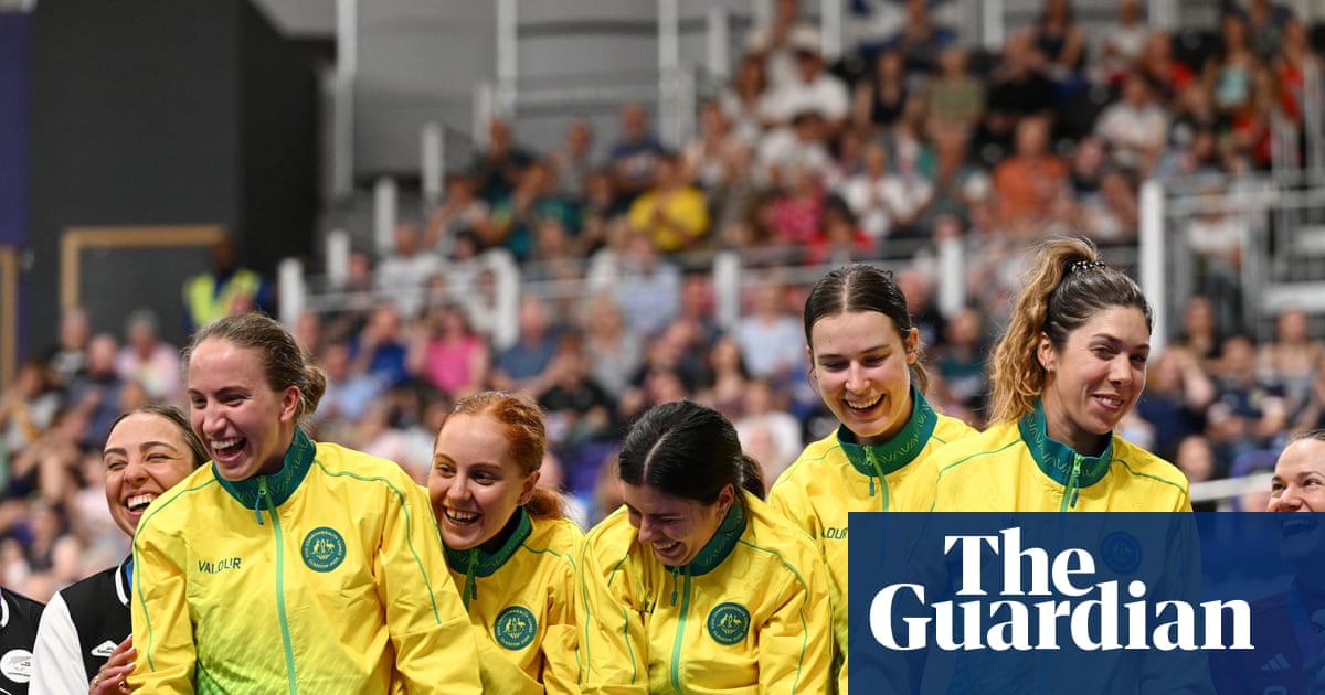 Australia’s men lose Commonwealth cycling pursuit to England but women triumph
