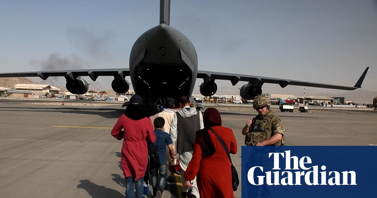 Fleeing Afghans should try to get to border, says UK defence secretary