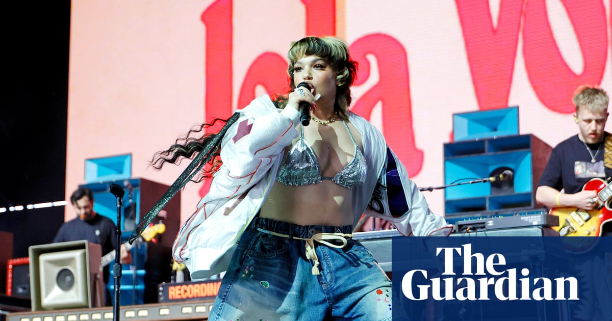 Lola Young cancels all upcoming gigs to ‘go away for a while’ after collapsing on stage