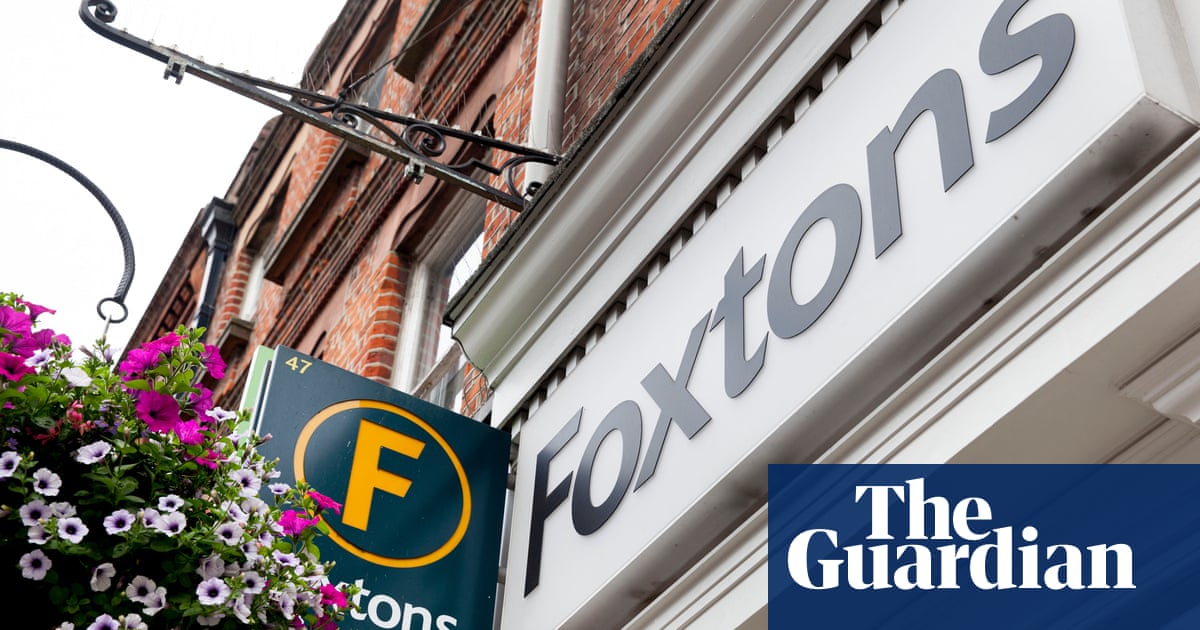 Foxtons faces backlash by shareholders over CEO’s near-£1m bonus