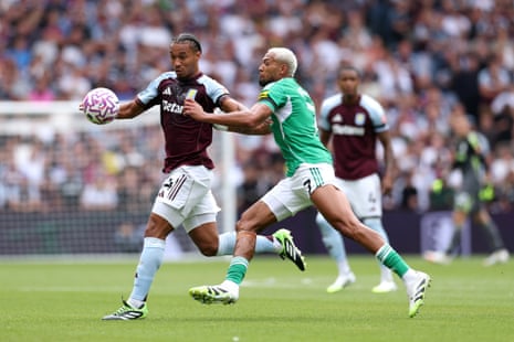 Boubacar Kamara in action with the very blonde Joelinton.