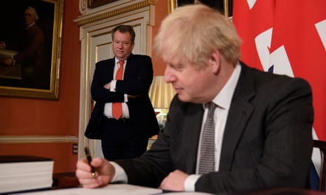 David Frost (left) with Boris Johnson signing the Brexit trade deal with the EU, December 2020.