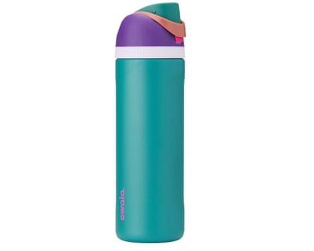 Summer running essentials: my nine must-haves to staying cool while training for a half-marathon | life and style A photo of the owala freesip water bottle