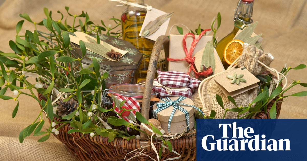 Diy father's day gift basket with dove men + care ⋆ savvy saving couple Tell us about the homemade gifts you're making this Christmas | Life