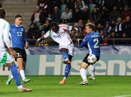 Moise Kean scores Italy’s first goal against Estonia.
