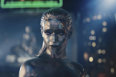 Julia Garner como el Silver Surfer.