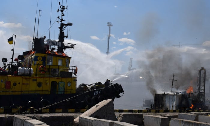 Zelenskiy hits out at Russian ‘barbarism’ over attack on Ukraine’s Odesa port hours after grain deal (theguardian.com)