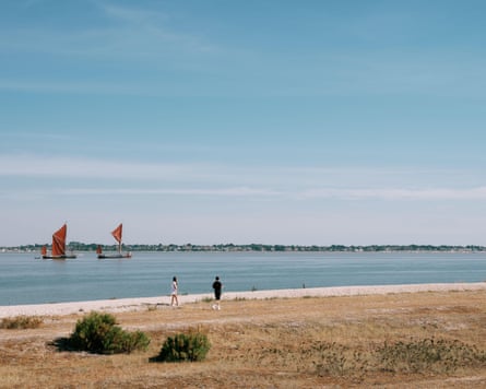 Sailors on the Blackwater estuary
