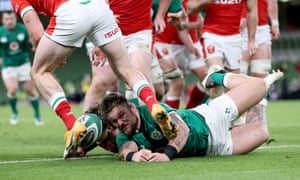 Ireland’s Andrew Porter fails in his attempt to ground the ball.