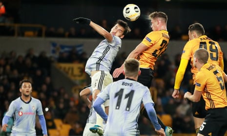 Leander Dendoncker of Wolverhampton Wanderers scores his team’s third goal.