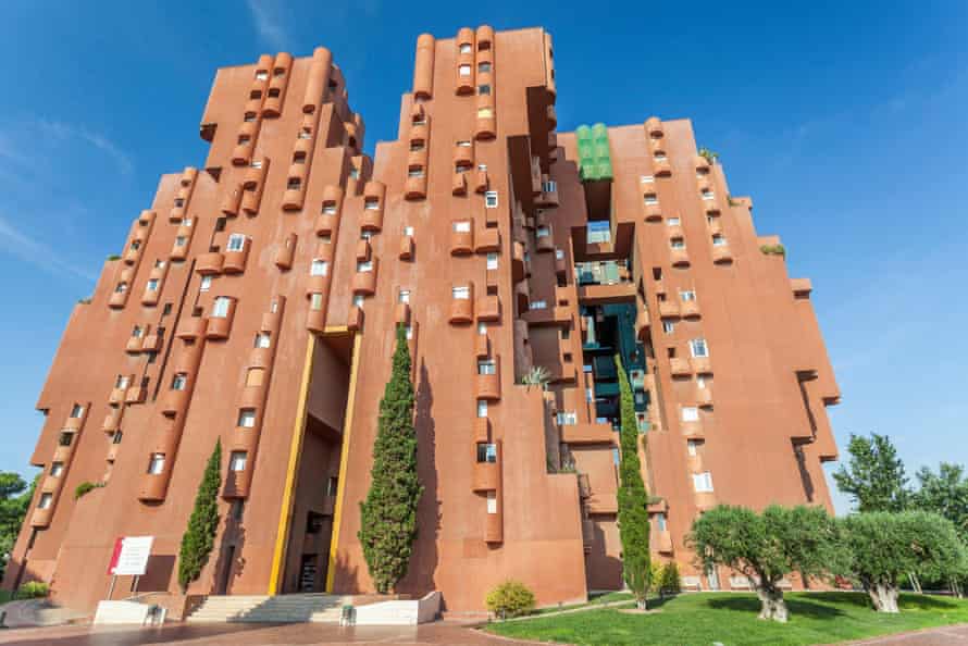 Walton 7, edificio de apartamentos de Rickard Bofill.  Sant Just Desvern, Cataluña, España.