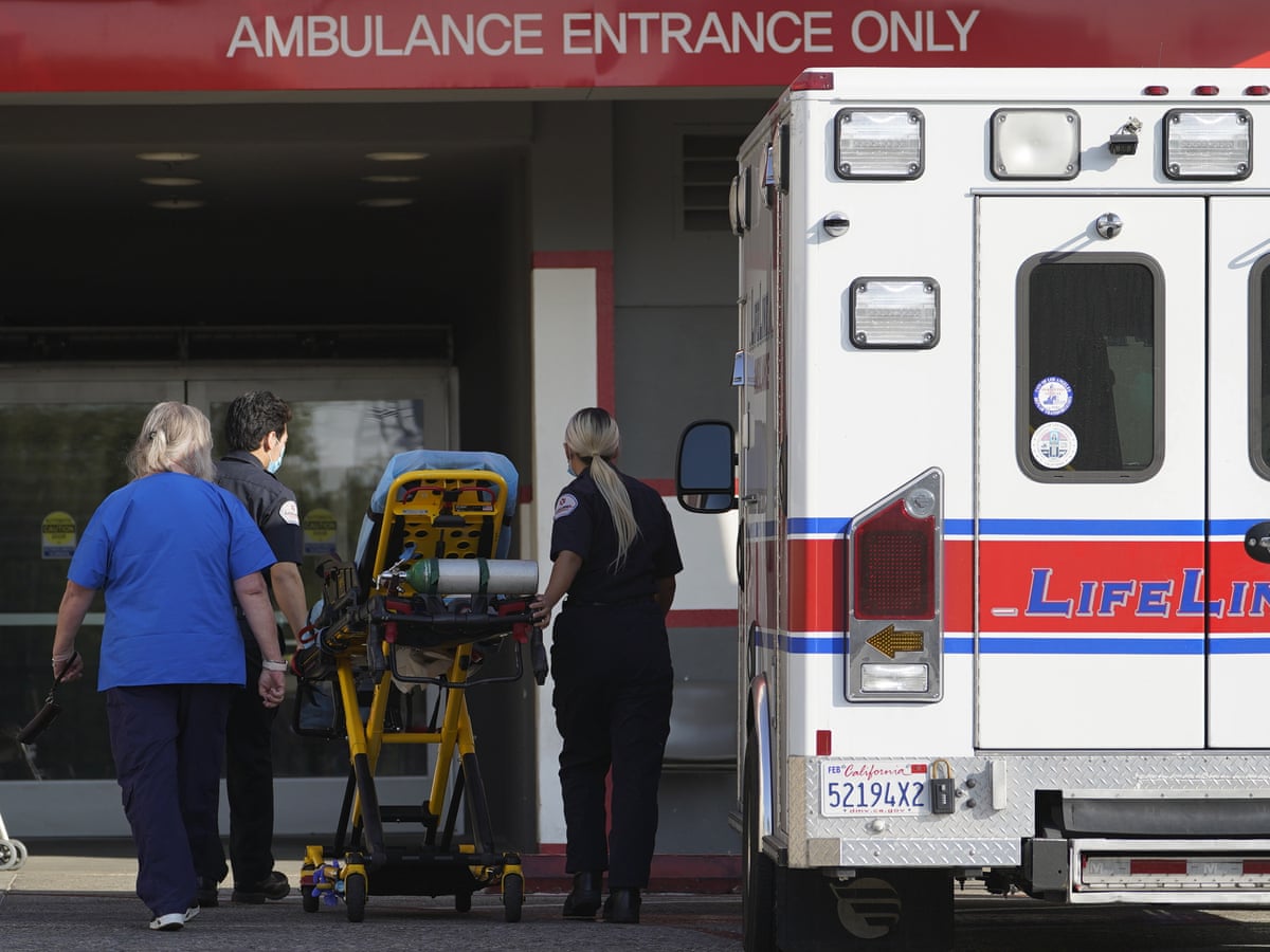 San Francisco officials tell residents not to call 911 amid Omicron surge | California | The Guardian San Francisco officials tell residents not to call 911 amid Omicron surge | California | The Guardian