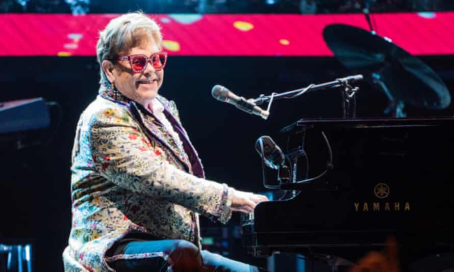 Elton John has postponed two farewell concert dates in Dallas, Texas, after contracting Covid-19.