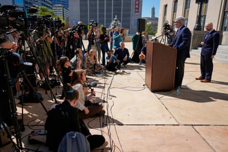 Christa Pike's attorneys Randy Spivey, center, and Luke Ihnen, right, hold a news conference in Nashville on 7 October.