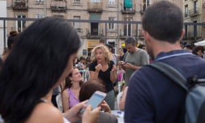 Talking about noise in Plaça del Sol