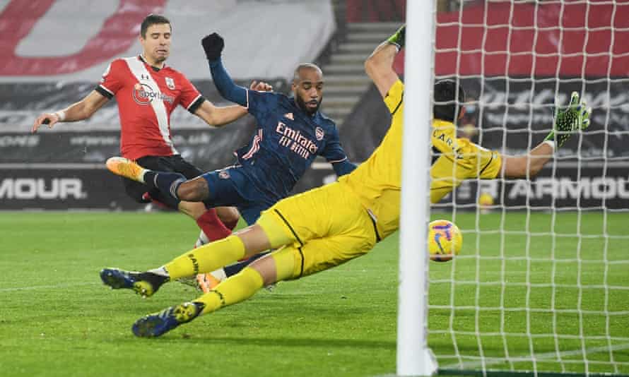 Lacazette completes comeback win at Southampton to keep Arsenal on rise | Premier League | The Guardian