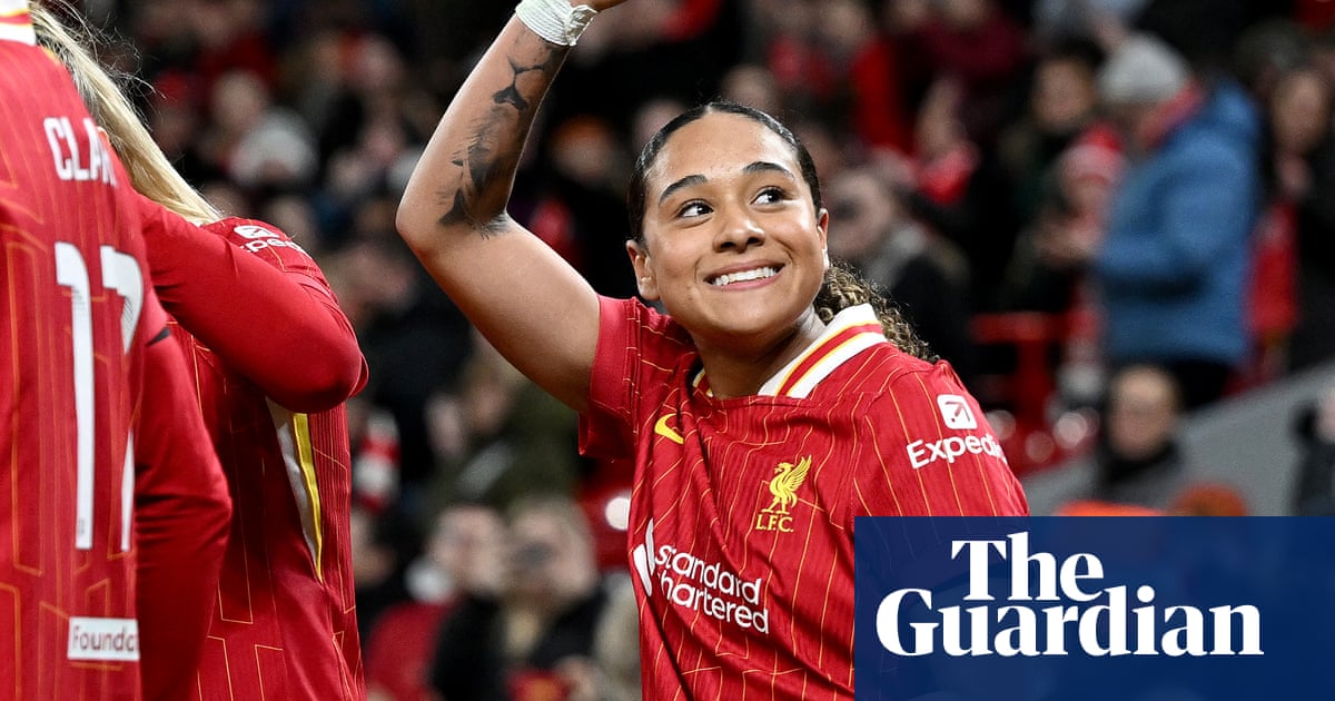Arsenal to break world record fee by signing Liverpool's Olivia Smith for 1m