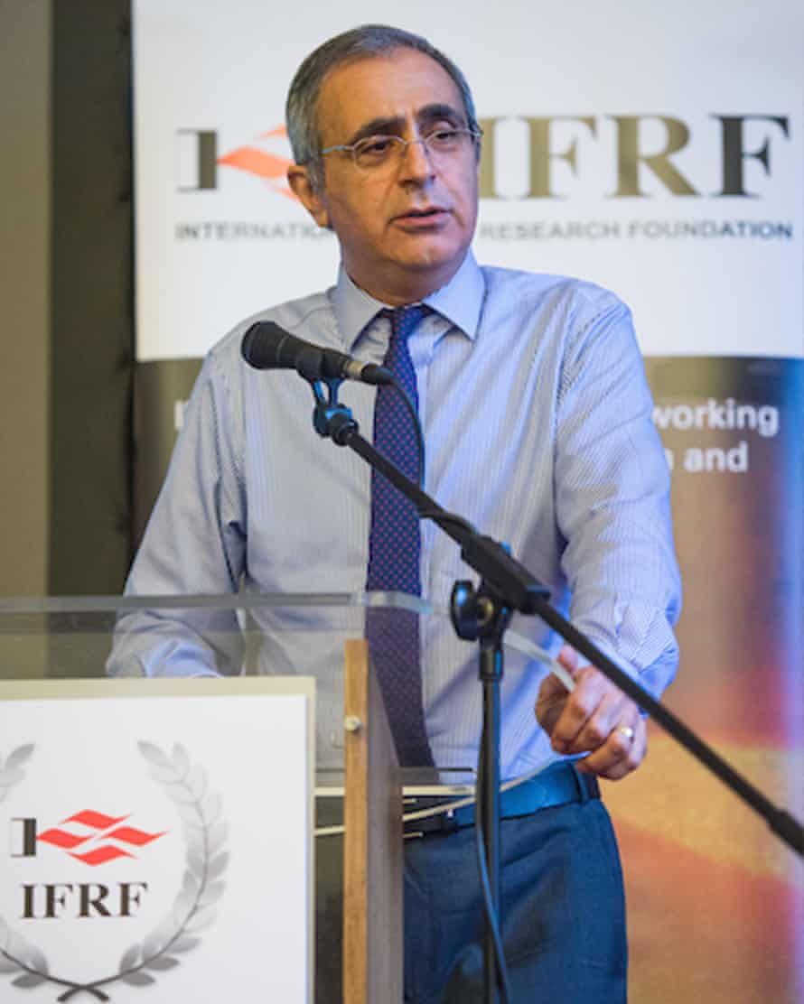 Prof Mohamed Pourkashanian giving a lecture