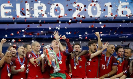 Portugal celebrate victory in Euro 2016