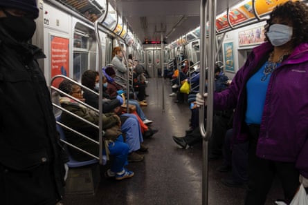 A crowded subway train heading towards Queens during the coronavirus outbreak. According to the information given by the Governor Andrew Cuomo it would appear that New York state has begun to flatten the curve with a decrease in hospitalizations and new infections of Coronavirus (Covid-19).