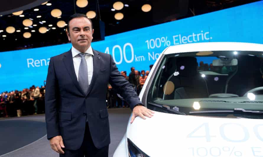 Carlos Ghosn présente la voiture électrique Renault Zoe à Paris, 2016.
