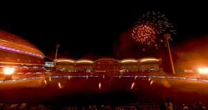 Exhibición de fuegos artificiales sobre el Adelaide Oval.