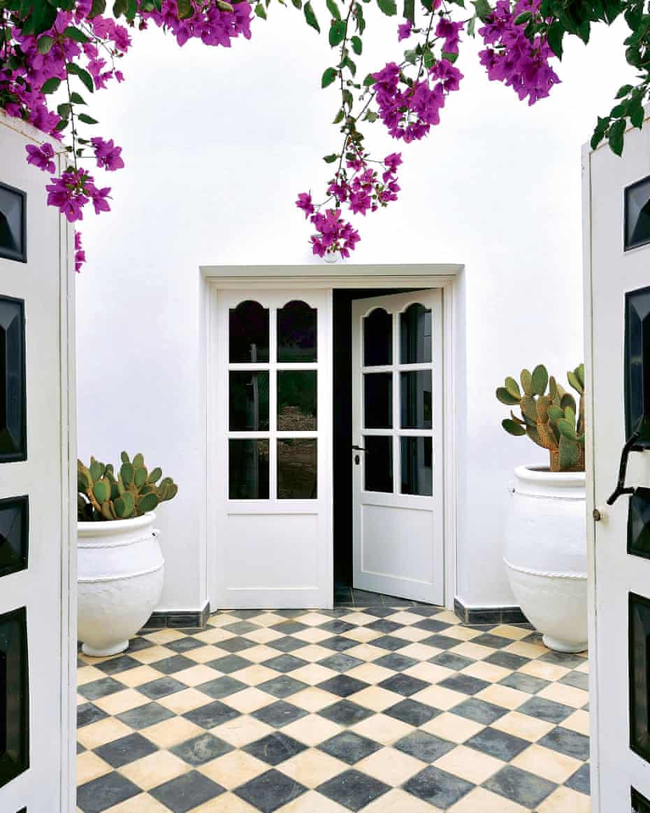 Moroccan Summer Taking Interiors Inspiration From Black And White Design Homes The Guardian Moroccan Summer Taking Interiors Inspiration From Black And White Design Homes The Guardian
