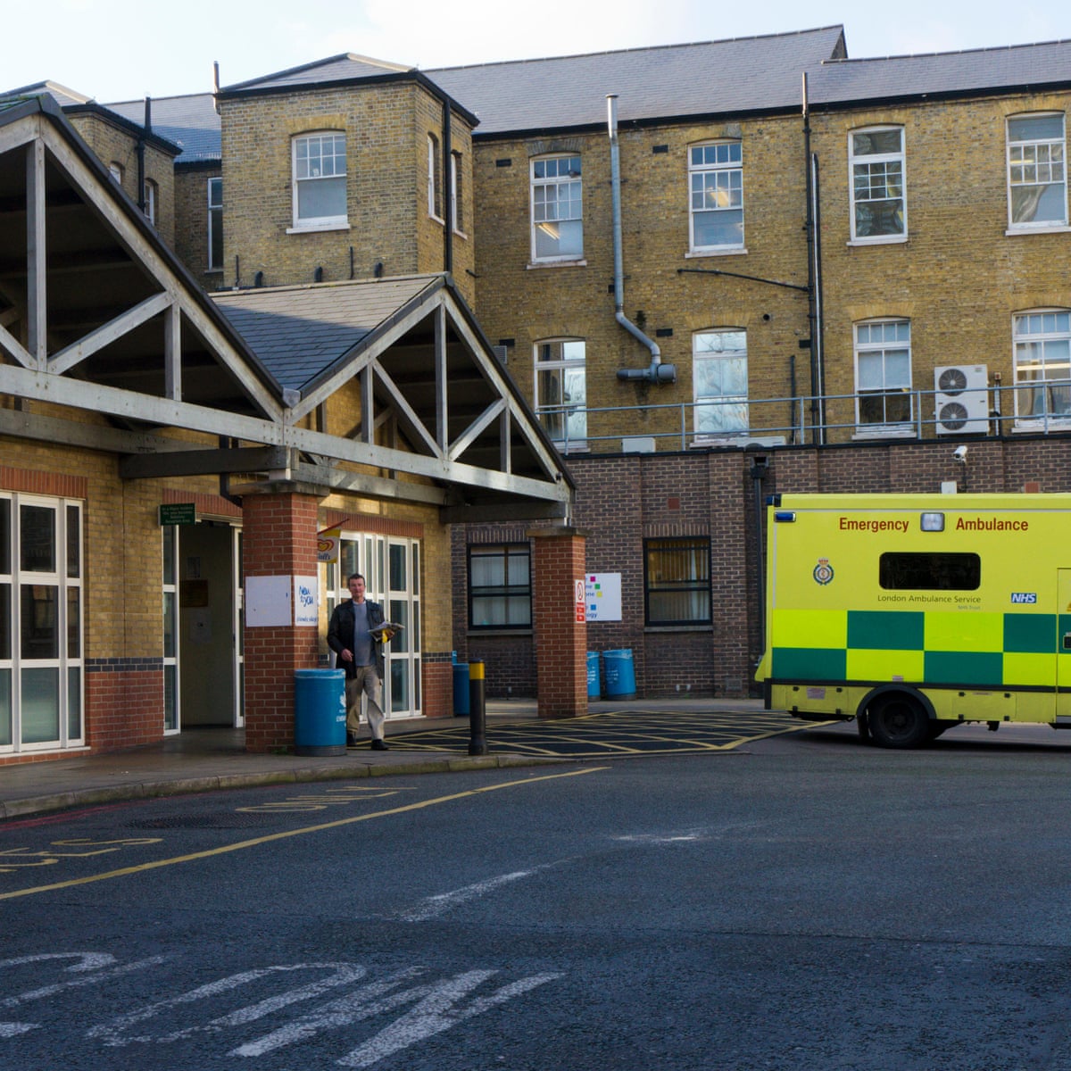 London Coronavirus Patient Turned Up At Hospital In Uber Taxi World News The Guardian