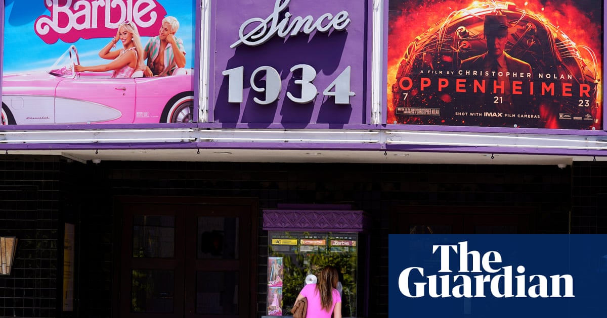 От странна кралска романтика до дрогиран урсид протест срещу Путин