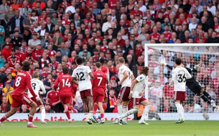Dominik Szoboszlai thrashes his free-kick past David Raya