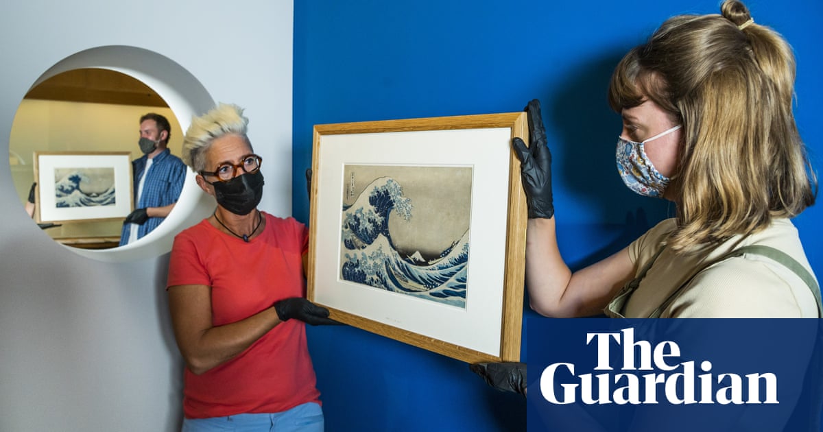 British Museum enters world of NFTs with digital Hokusai postcards |  Non-fungible tokens (NFTs) | The Guardian