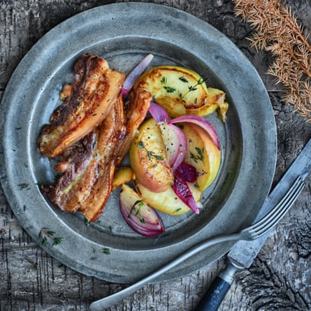 Pork belly with apple and thyme by Trine Hahnemann