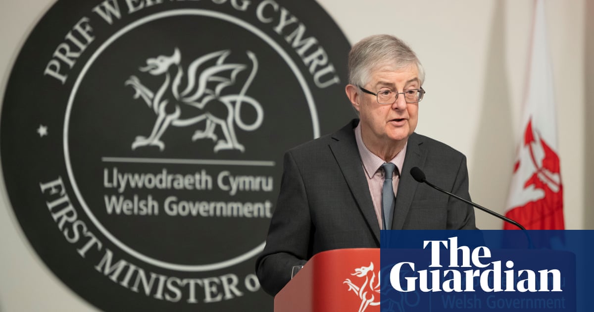 England ‘global outlier’ in terms of Covid policy, says Welsh first minister – video