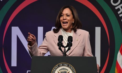 副总统卡马拉·D·哈里斯 (Kamala D. Harris) 在纽约喜来登酒店 2023 年国家行动网络 (NAN) 大会第 3 天的国家行动网络 (NAN) 会议上发表讲话。