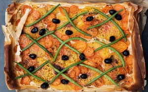 Tomato tart with French beans and rosemary.