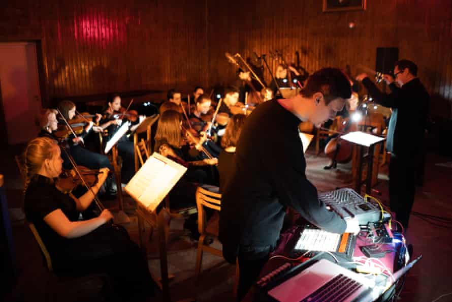 Barents Kamerata Orchestra and Symphocat perform Dedication to the North