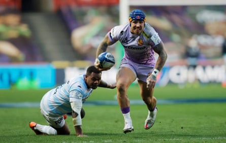 Jack Nowell breaks through to set up the fourth Exeter try for Henry Slade during the Exeter Chiefs v Racing 92 Champions Cup final